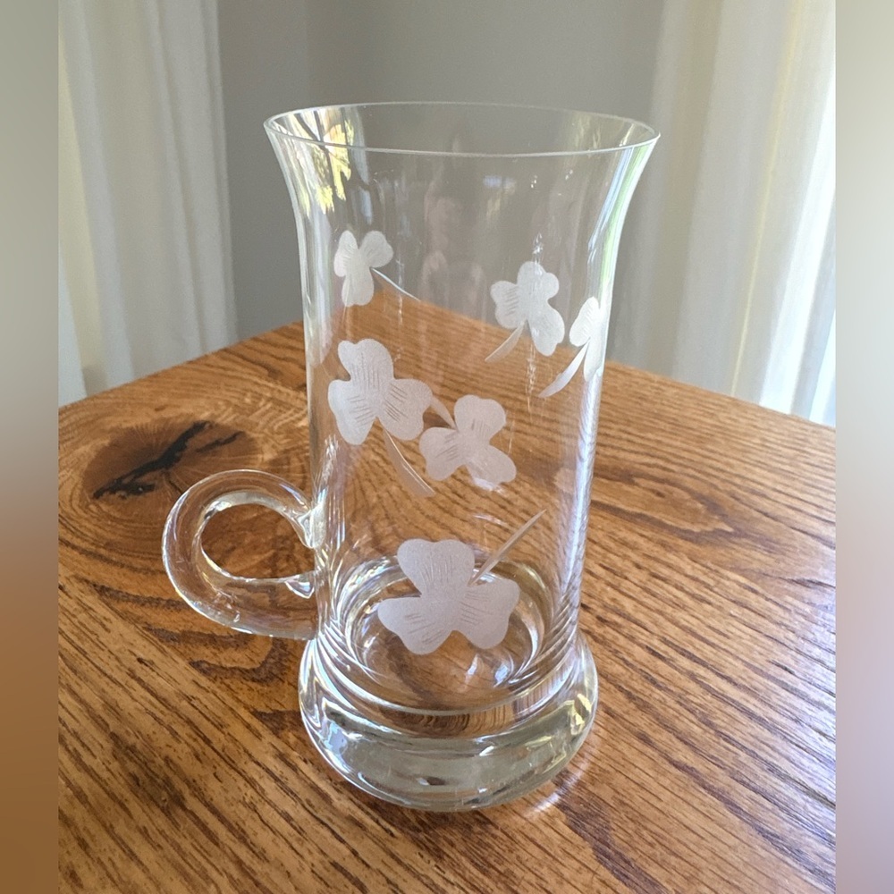 Vintage Set of 3 Clear Irish Cream Glass Mugs with shamrock Etching - Picture 3 of 13